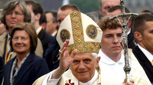 Benedicto XVI, en el parque Blonie de Cracovia, en 2006