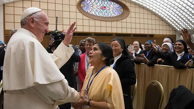 Encuentro del Papa con las religiosas en el Aula Pablo VI en el que pidieron que revisara la figura de la diaconisa