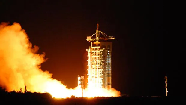 Lanzamiento del satélite, este martes, en la provincia de Gansu