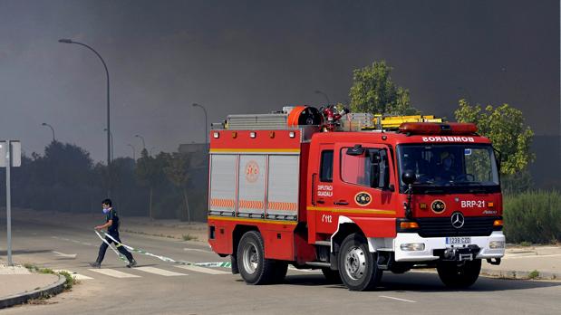 Incendio en una empresa de quimicos en el poligono de Chiloeches, Guadalajara