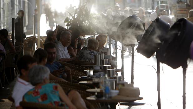 El potente anticiclón instalado sobre la península Ibérica deja en Madrid temperaturas más altas de lo normal para el mes de septiembre