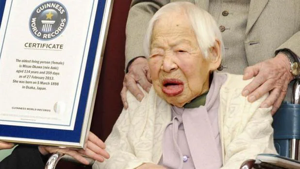 La japonesa Misao Okawa recibió en 2013 el récord Guinness a la mujer más longeva, con 114 años