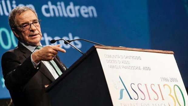 César Alierta, presidente de la Fundación Telefónica, en el encuentro interreligioso en Asís