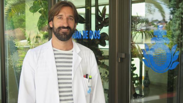 El doctor Álvaro Pico, en la Clínica de la Orden de San Juan de Dios