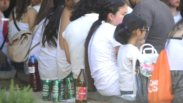 El «botellón» ha reducido sus consecuencias al prohibirse la ingesta del alcohol en la vía pública