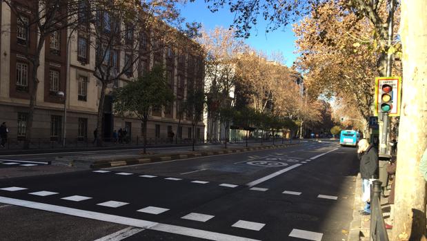 Avenida Ciudad de Barcelona, llegando a la estación de Atocha