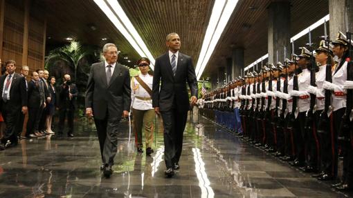 El presidente de Cuba, Raúl Castro y el presidente de Estados Unidos, Barck Obama