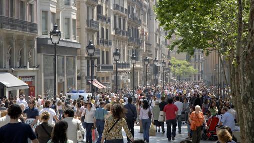 Las rebajas de invierno han arrancado este sábado oficialmente en Cataluña con descuentos de hasta el 70 %