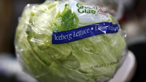 Lechuga iceberg en un supermercado británico
