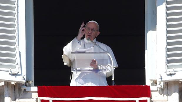 El Papa, en su encuentro para el rezo del Ángelus en la plaza de San Pedro