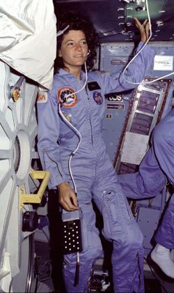 Sally Ride en el interior del «Challenger»