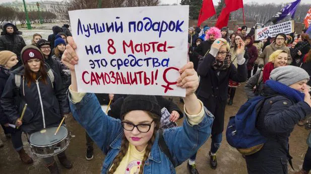 Manifestación en San Petersburgo el Día Internacional de la Mujer