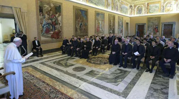 El papa Francisco durante su encuentro con la comunidad ecuménica «'Ordine dei Chierici Regolari Somaschi'» (lit. Congregación religiosa caritativa de sacerdotes y hermanos Padres Somoscan) en el Vaticano