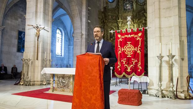 El director de ABC abre la Semana Santa de Santander, una «oportunidad» para recordar a Dios