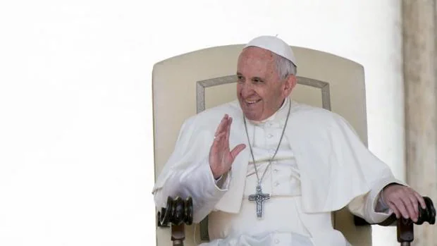 El papa Francisco preside la audiencia general de los miércoles celebrada en la Plaza de San Pedro