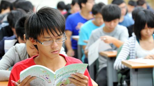 Estudiantes asiáticos, en una clase en Taipei