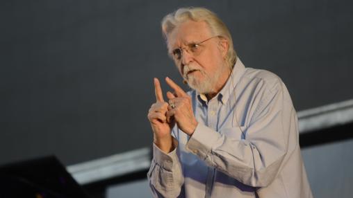 Neale Donald Walsch en acción durante «Being one»