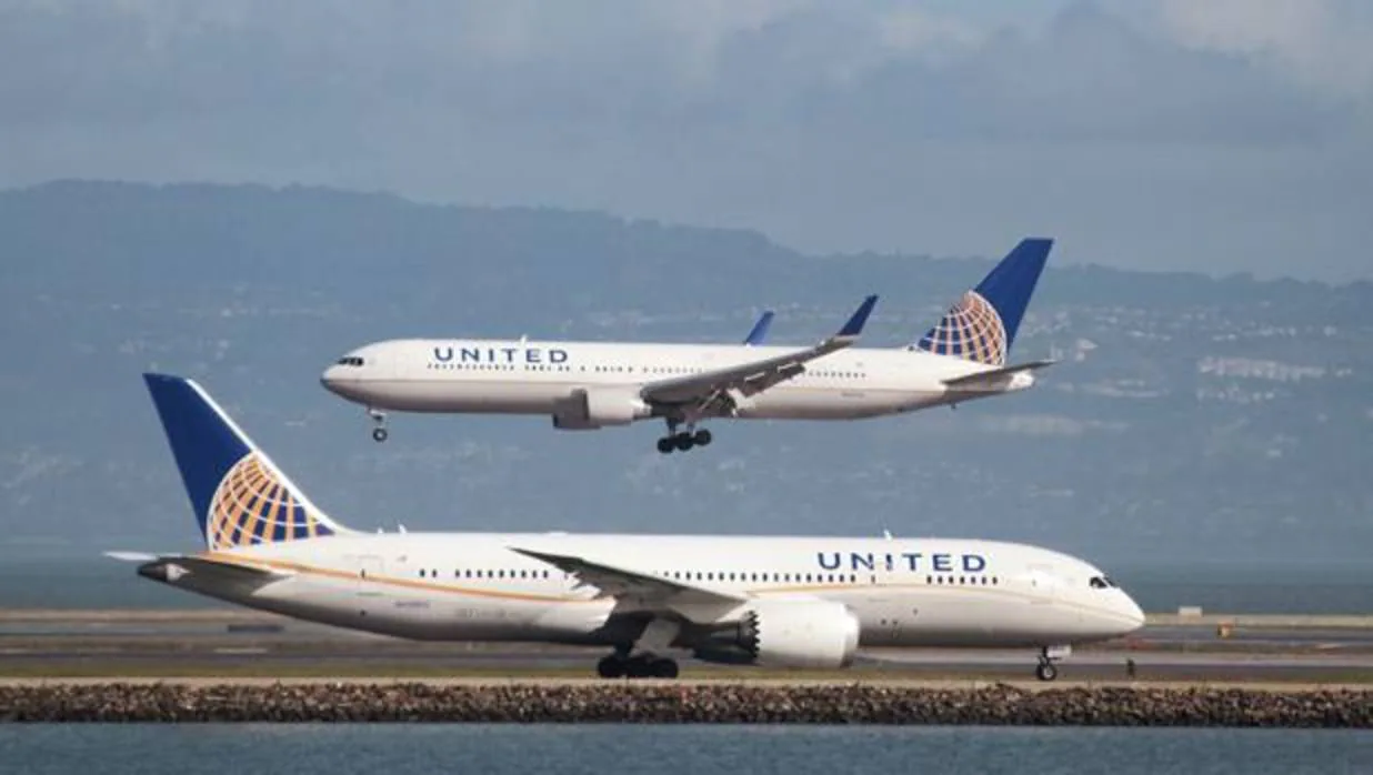 Imagen de archivo de aviones de United Airlines