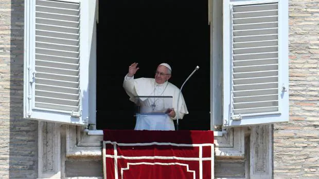El Papa Francisco, este domingo, en la Plaza San Pedro del Vaticano