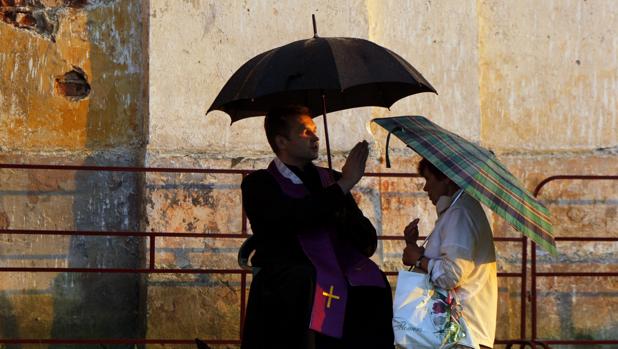 Australia podría obligar a los sacerdotes a romper el secreto de confesión para delatar a pederastas