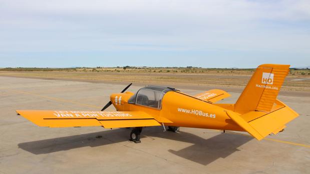 Calviá denuncia a la avioneta de Hazte Oír por no tener el permiso de «publicidad dinámica»