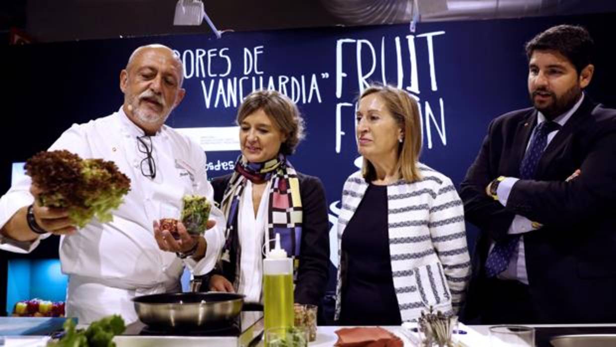 Isabel García Tejerina, Ana Pastor y Alberto Garre, durante la inauguración de las feria Fruit Attraction