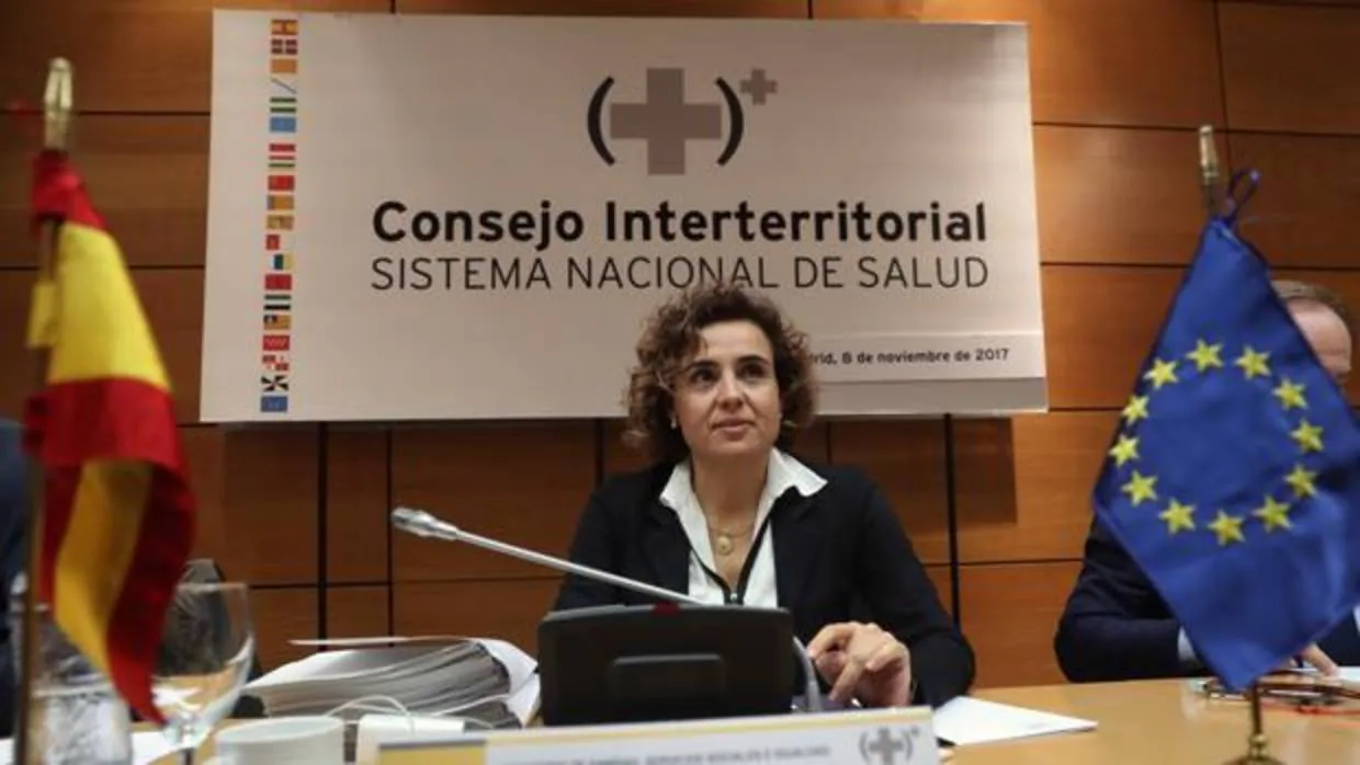La ministra de Sanidad, Dolors Montserrat, presidiendo ayer la reunión del Consejo Interterritorial