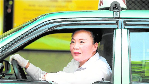 Ni perfume ni pelo suelto para las conductoras chinas