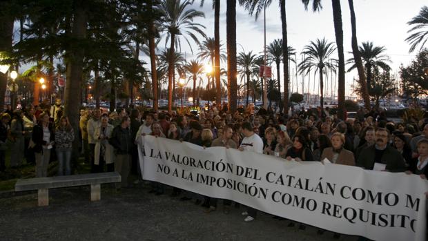 Los médicos y los enfermeros de Baleares impugnarán el decreto que obligará al conocimiento del catalán