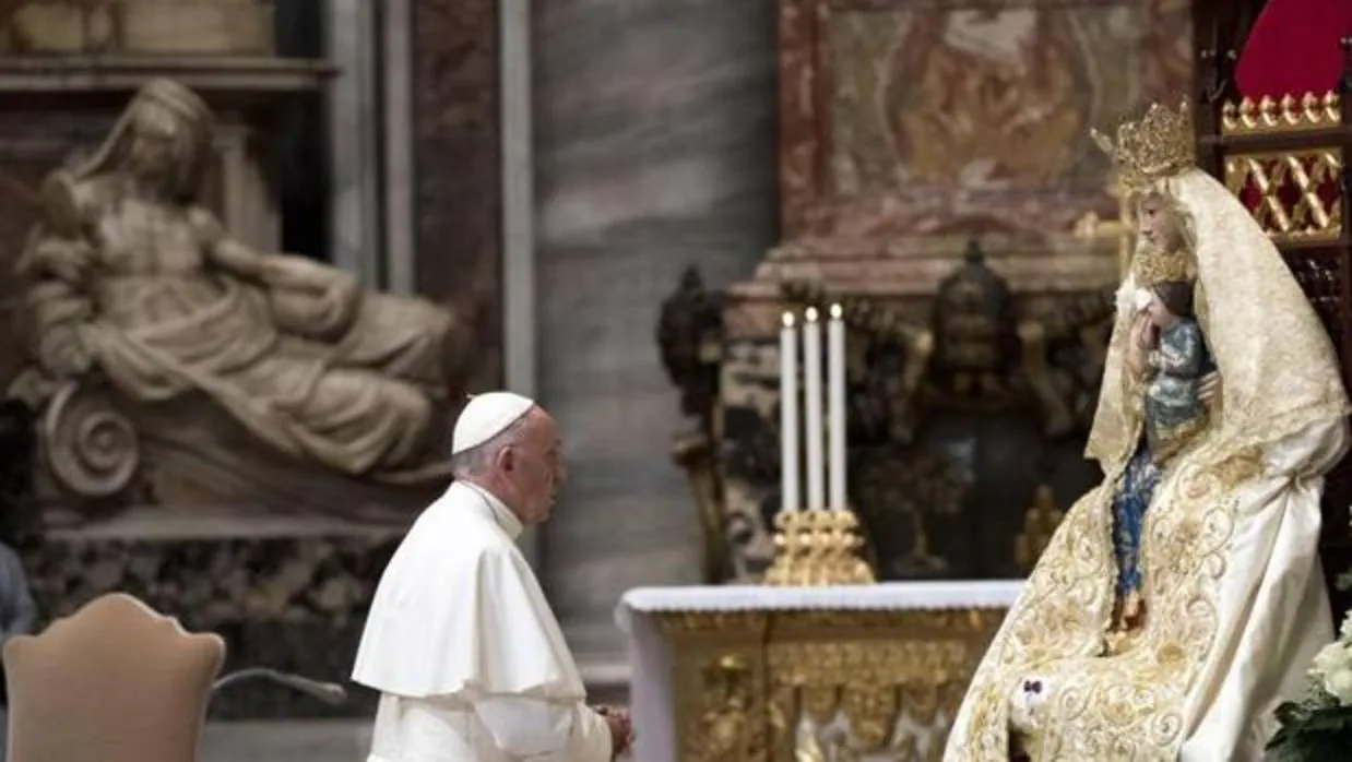 El Papa Francisco asiste a la celebración del rezo por la paz en Sudán del Sur y en la República Democrática del Congo, en la Basílica de San Pedro, en Ciudad del Vaticano,