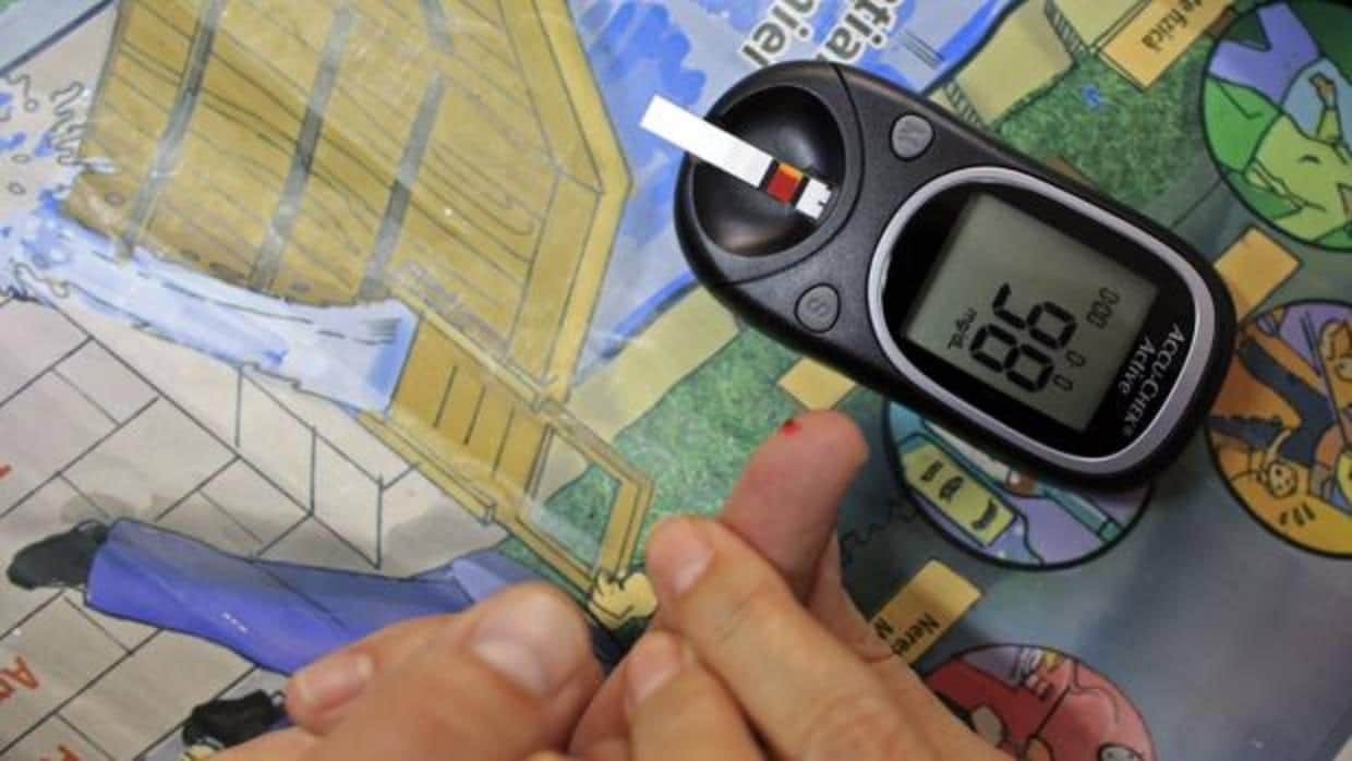 Un dispositivo para medir la glucosa, utilizado por las personas con diabetes