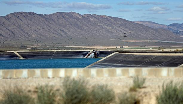 Riesgo de restricciones de agua para el consumo o un recibo más caro: el escenario al que se enfrenta Murcia