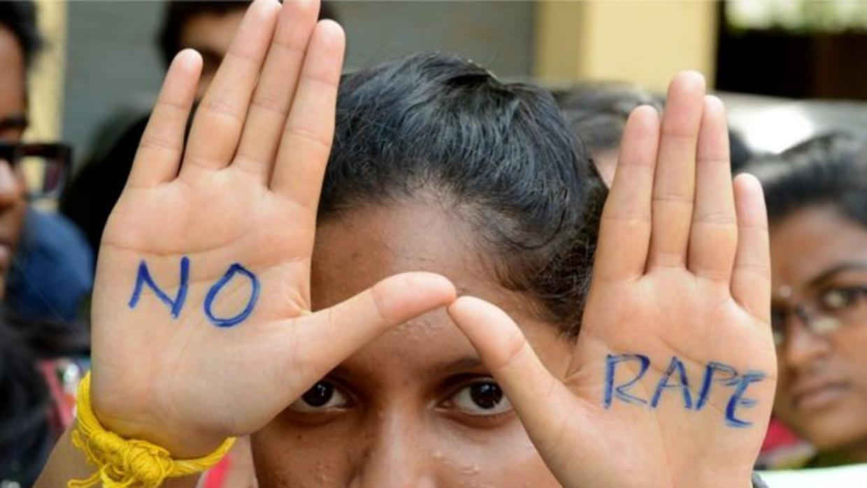 Una adolescente de 15 años, violada por dos jóvenes vuelve a ser a agredida sexualmente por el hombre al que pidió ayuda