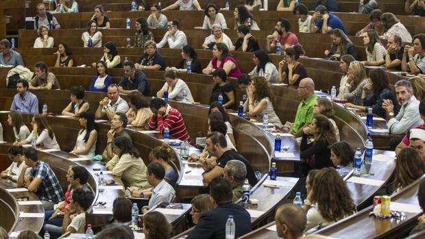 Así son las oposiciones a profesor: ¿aprobarías las nueve preguntas extraídas al azar de los exámenes?