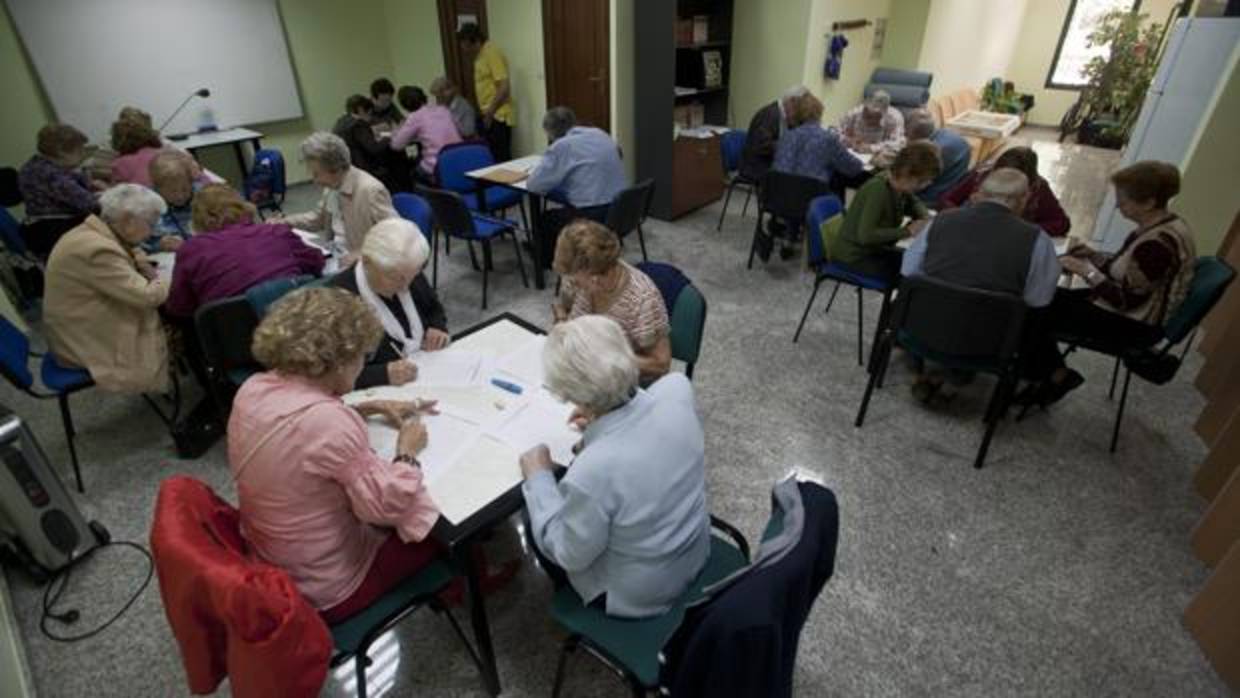 entro de día para personas mayores.