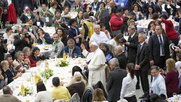 El Papa Francisco invita al circo a 2.100 pobres y personas sin techo de Roma