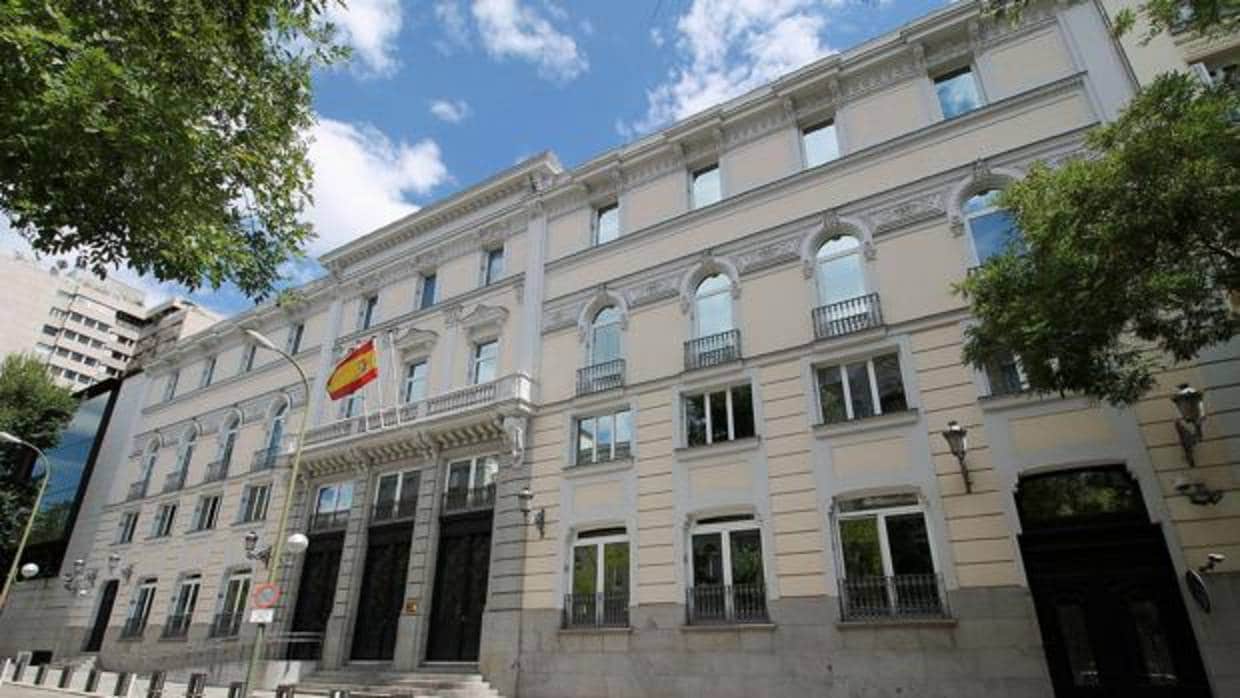 Un abogado presenta una queja ante el CGPJ por el retraso en traducirle una sentencia del catalán al castellano