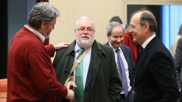 Arias Cañete pide que se cumplan al 100% los planes de calidad del aire en Madrid y Barcelona