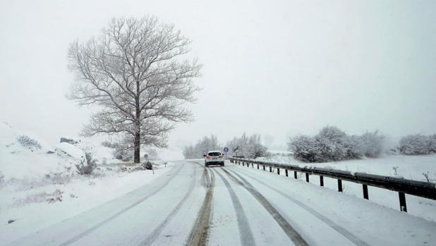 Las copiosas nevadas persisten y mantienen en alerta a 32 provincias