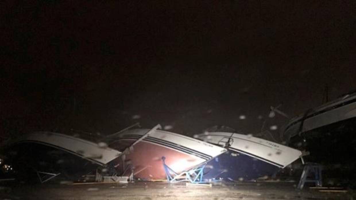 Fotografía facilitada por el ayuntamiento del Puerto de Santa María de los destrozos causados por un tornado