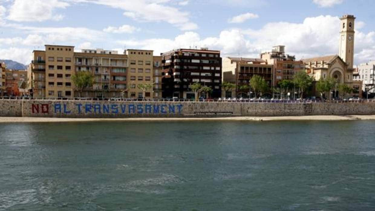 El trasvase del Ebro es uno de los que más polémica genera