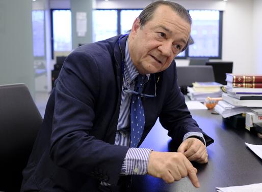 El fiscal coordinador de sala de Seguridad Vial, en su despacho en Madrid, donde recibe a ABC
