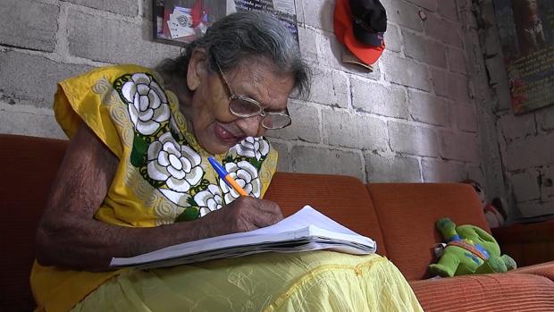 Lupita, la mexicana que aprendió a leer con 96 años y ahora quiere seguir estudiando