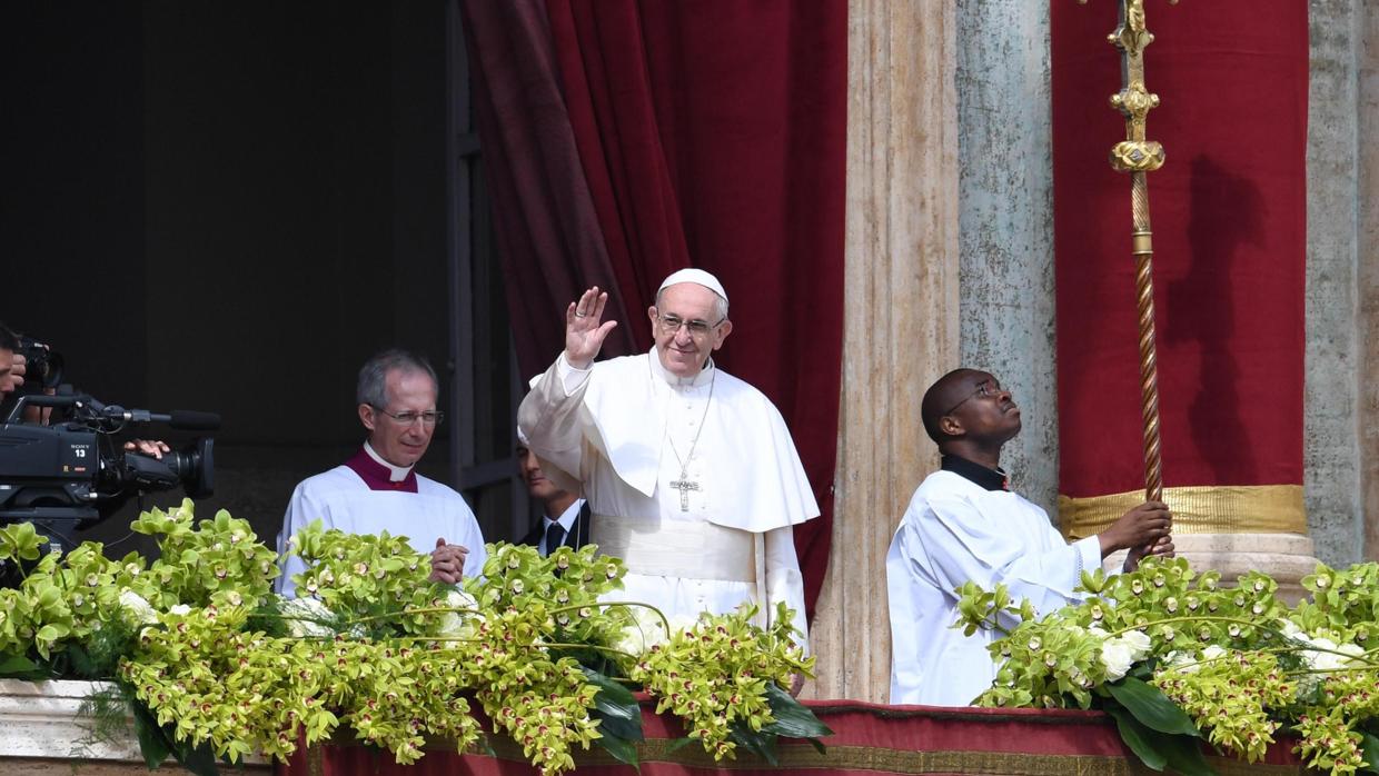 El Papa Francisco, durante la bendición «Urbi et orbi»