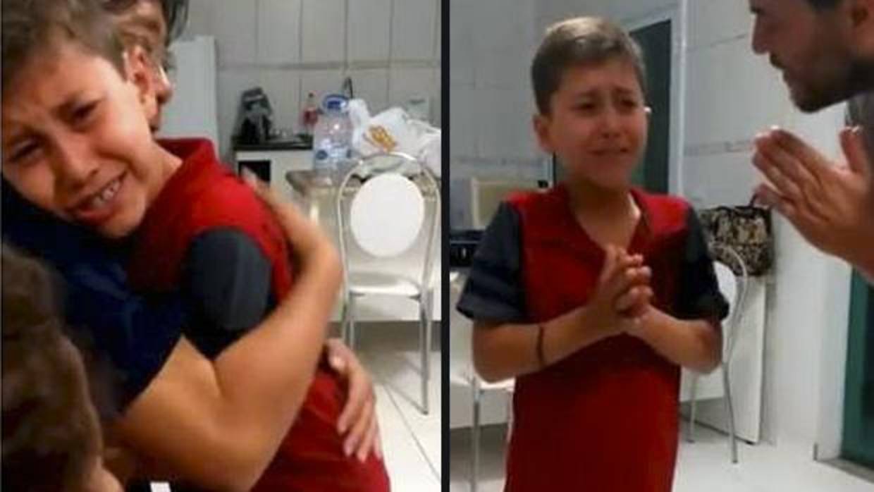 El emocionante momento en que un niño recupera el oído