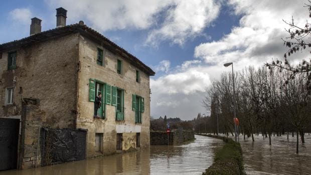 Remite la lluvia en Navarra tras 20 horas de precipitaciones que han causado múltiples accidentes