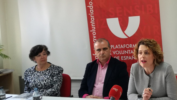 Mujer de nivel económico alto: así son los voluntarios en España