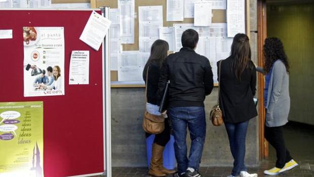 «Gano mil euros al mes haciendo trabajos de fin de grado por encargo»