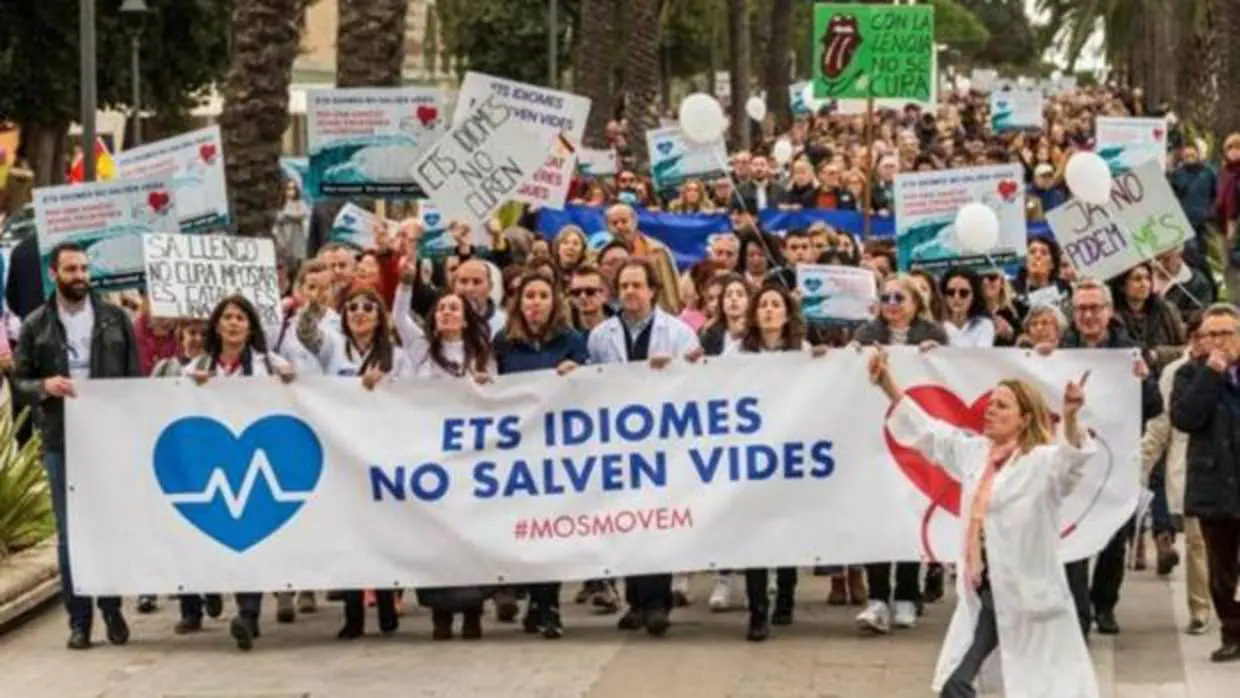 El Gobierno balear niega «rotundamente» que haya fuga de médicos por el decreto del catalán