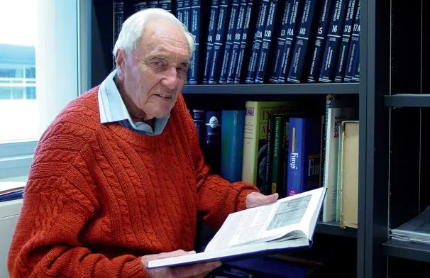 El científico australiano de 104 años que retó a la muerte viajará a Suiza para terminar con su vida